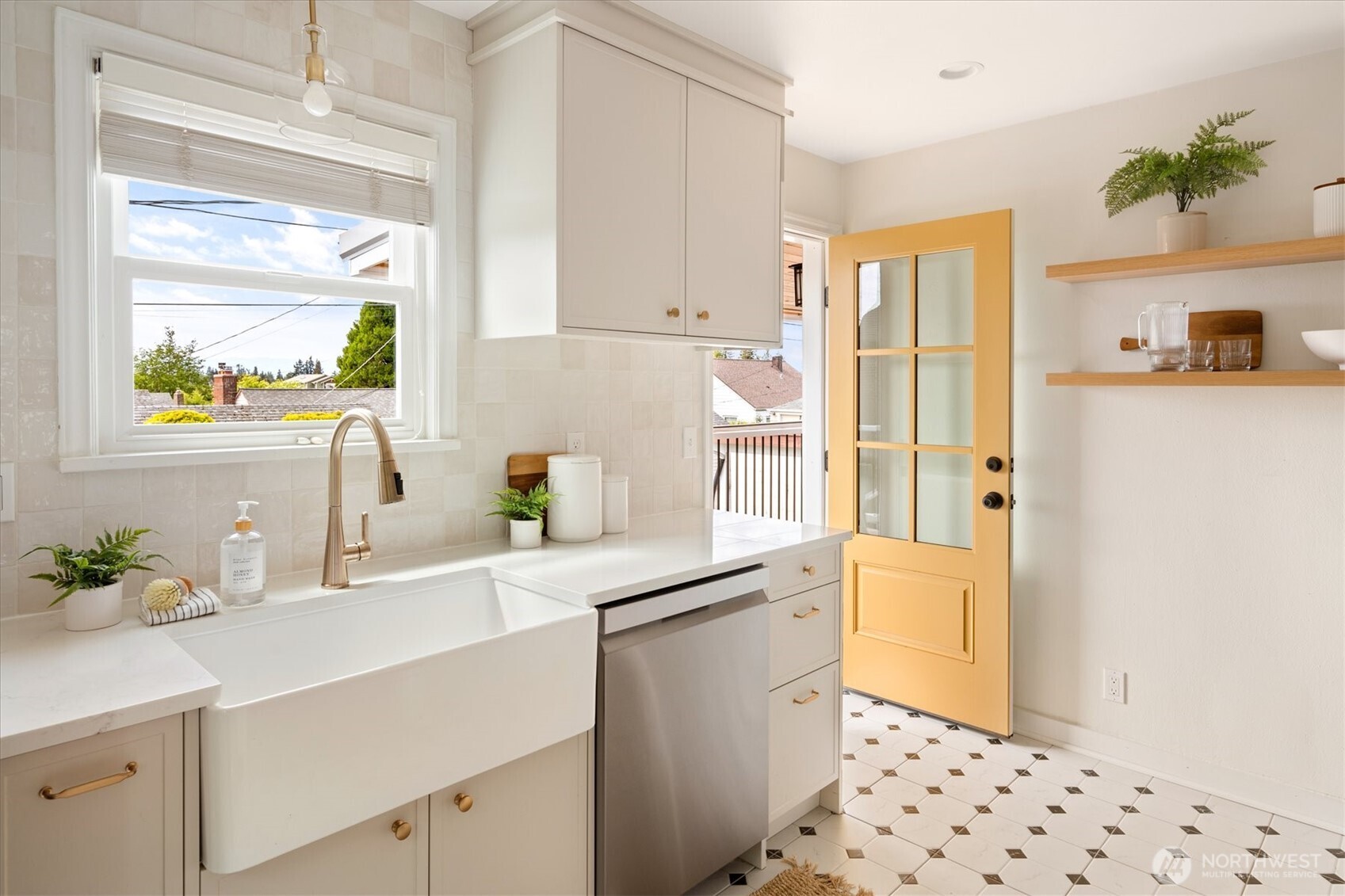 8311 19th Avenue NW, Seattle, WA 98117