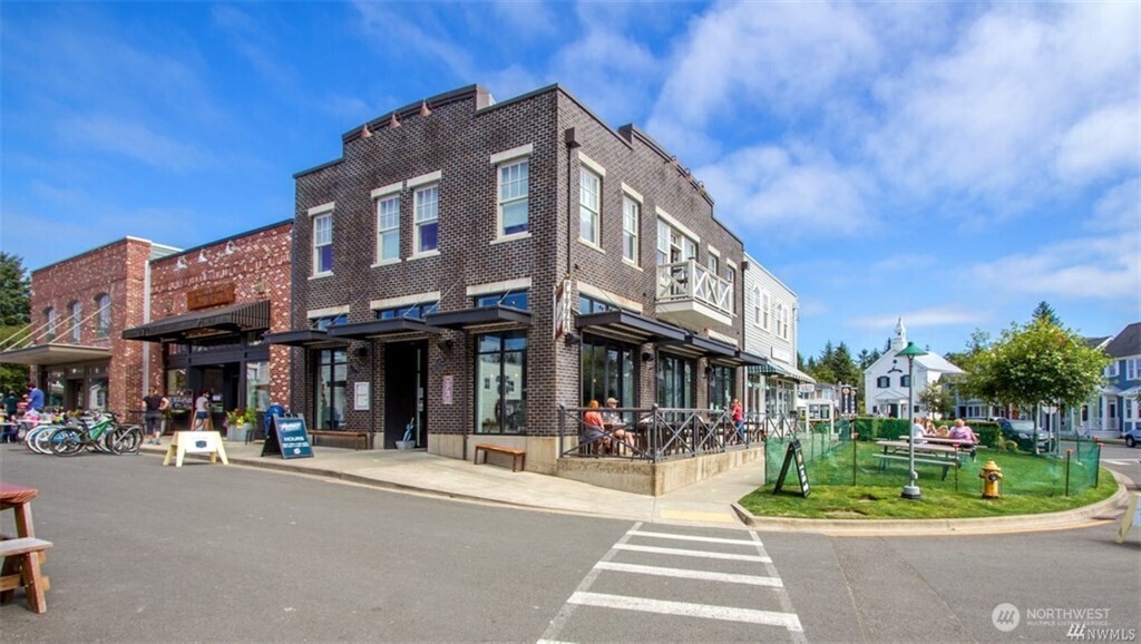 50 Flash Lane , Pacific Beach, WA 98571
