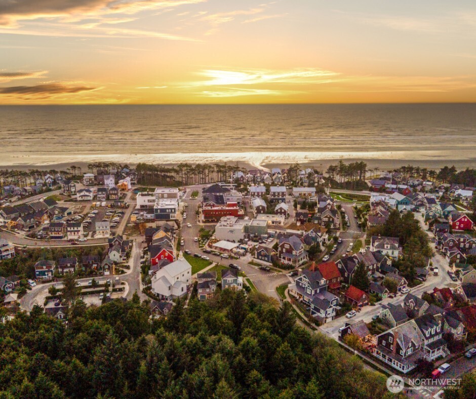50 Flash Lane , Pacific Beach, WA 98571