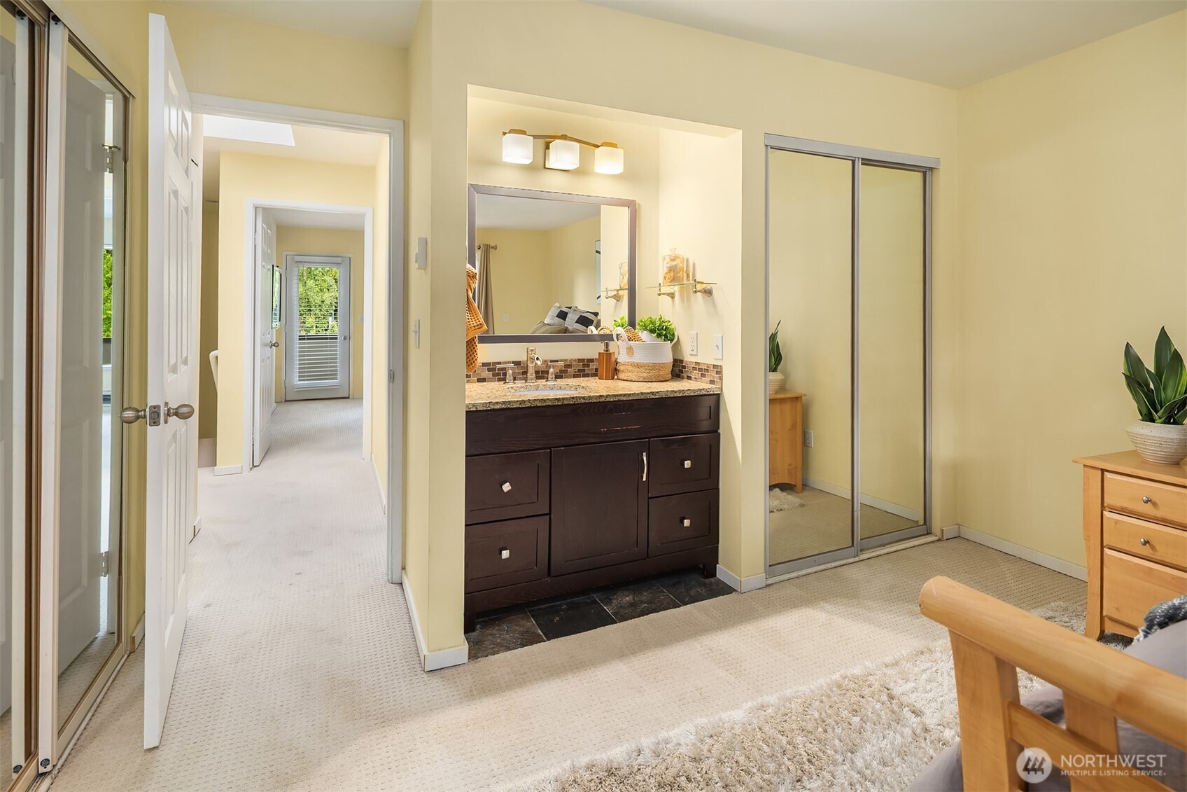 17001 Inglewood Road NE #M211, Kenmore, WA 98028