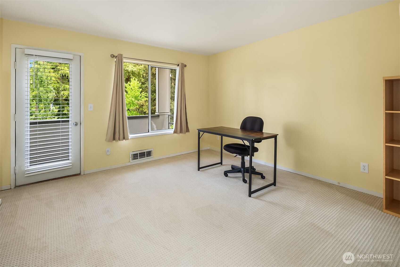 17001 Inglewood Road NE #M211, Kenmore, WA 98028