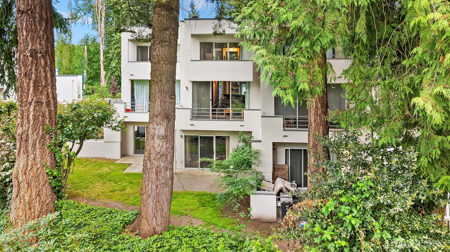 17001 Inglewood Road NE #M211, Kenmore, WA 98028