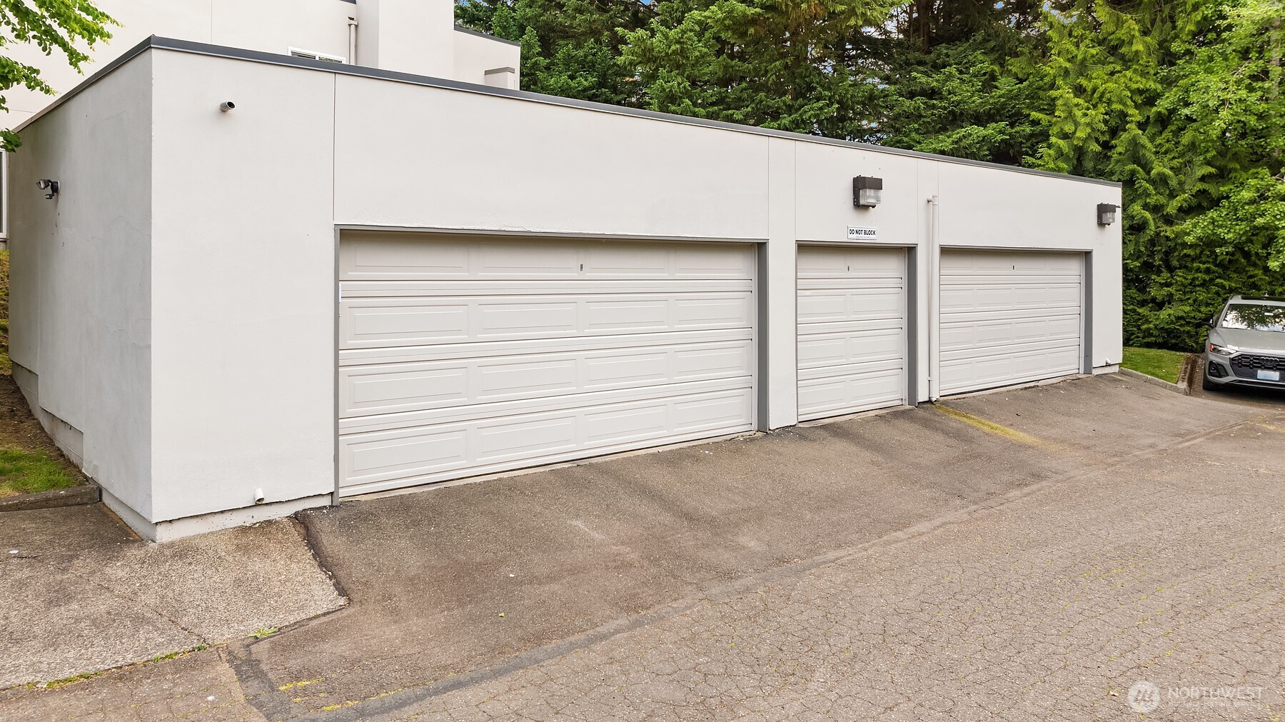 17001 Inglewood Road NE #M211, Kenmore, WA 98028
