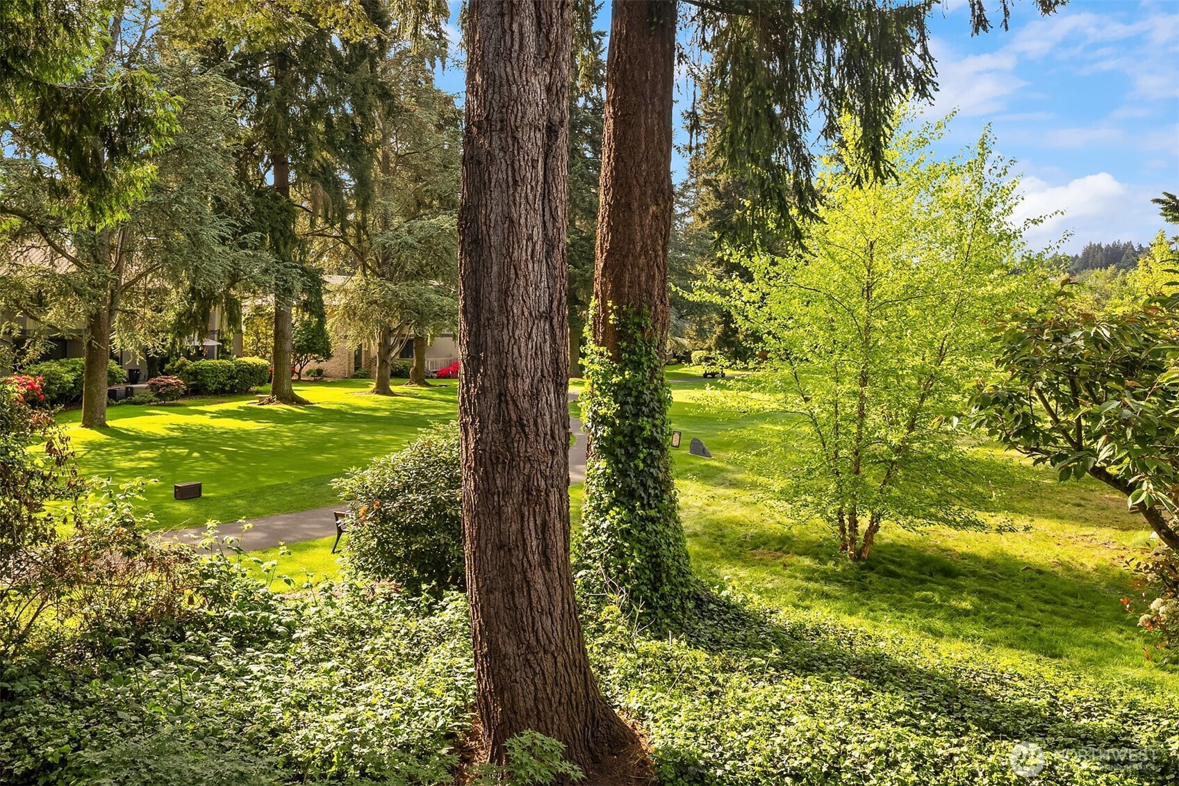 17001 Inglewood Road NE #M211, Kenmore, WA 98028