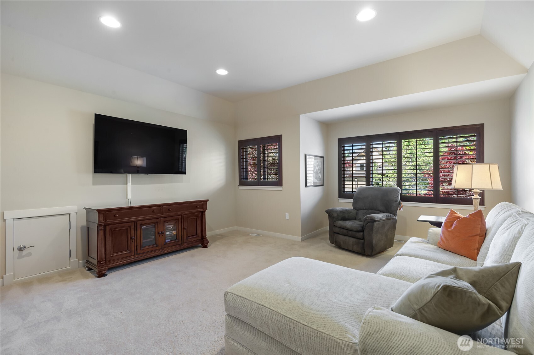 23431 NE 10th Place , Sammamish, WA 98074
