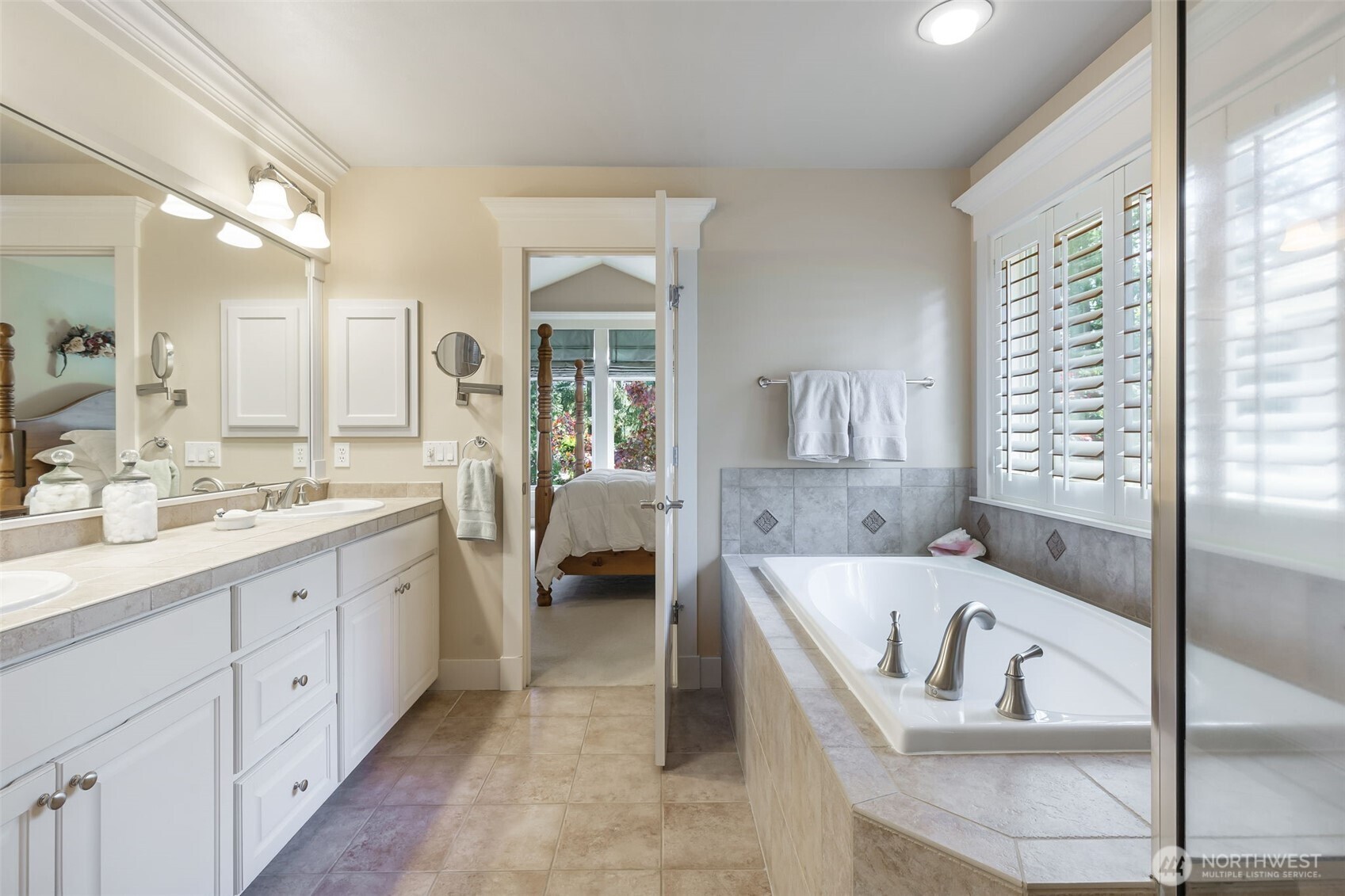 23431 NE 10th Place , Sammamish, WA 98074