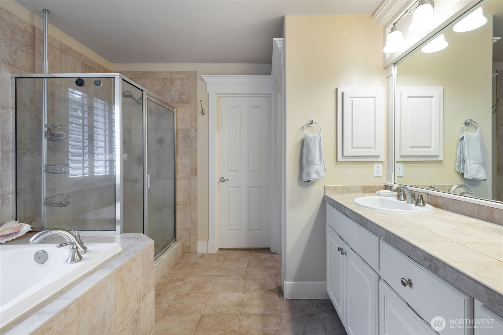 23431 NE 10th Place , Sammamish, WA 98074