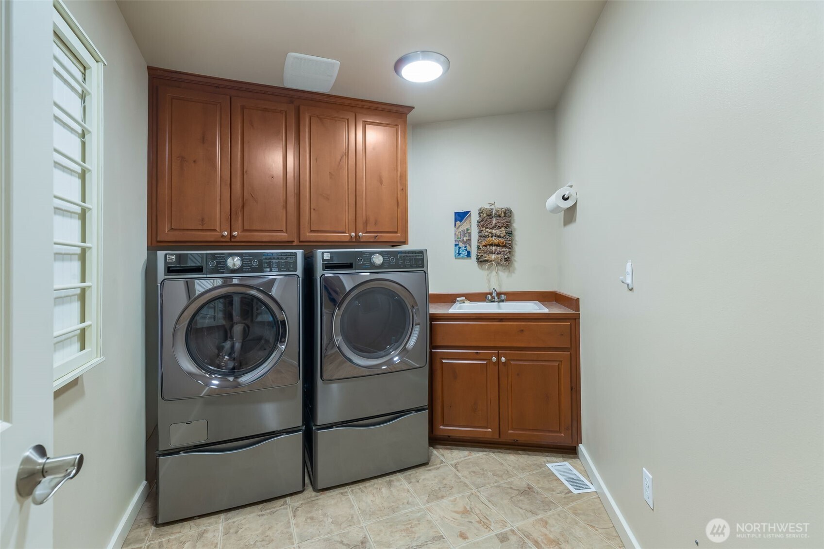 23431 NE 10th Place , Sammamish, WA 98074