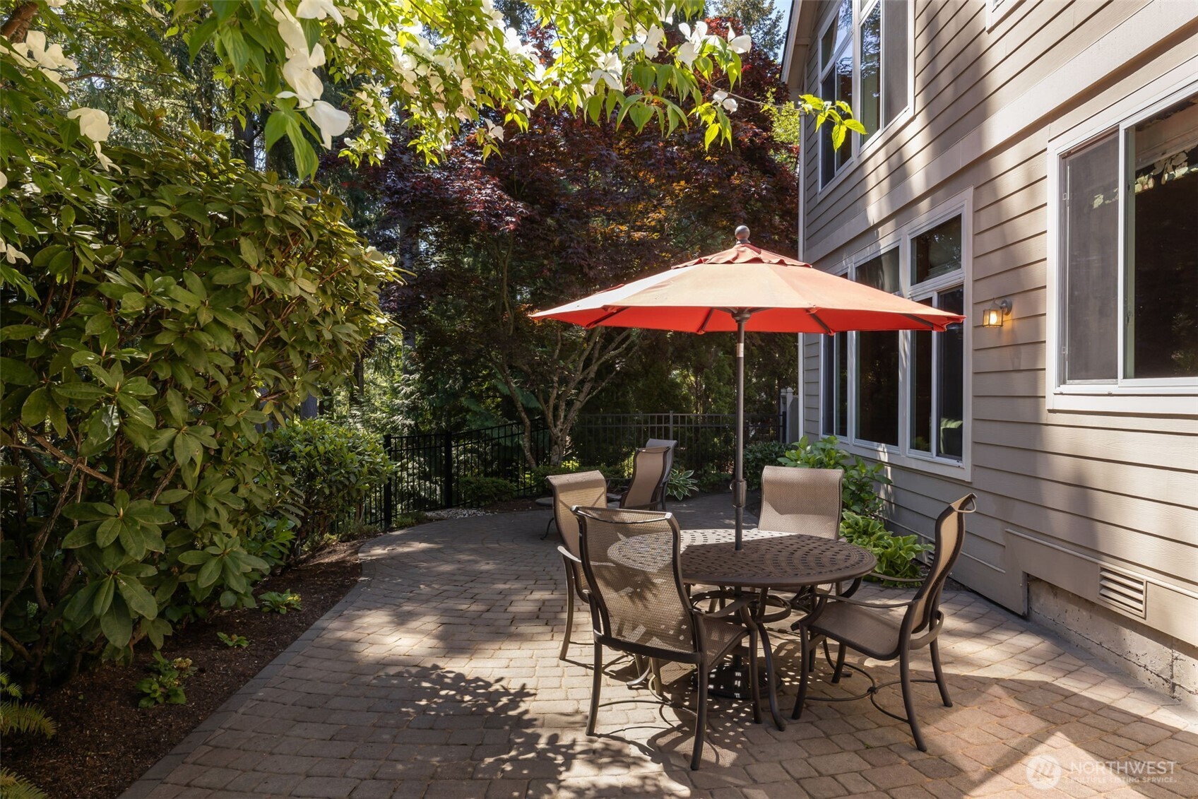 23431 NE 10th Place , Sammamish, WA 98074