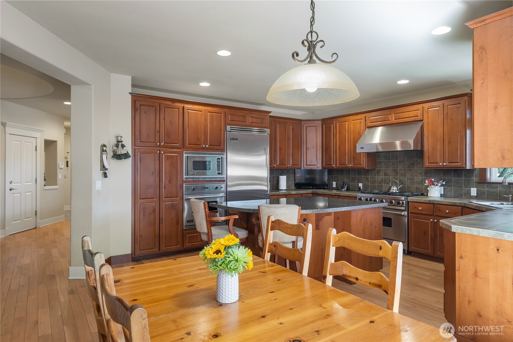 23431 NE 10th Place , Sammamish, WA 98074