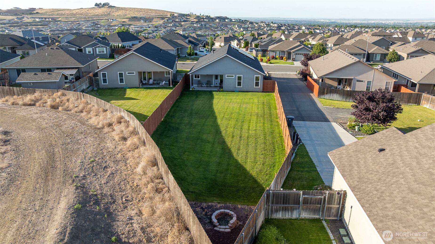 5997 W 41st Ave , Kennewick, WA 99338