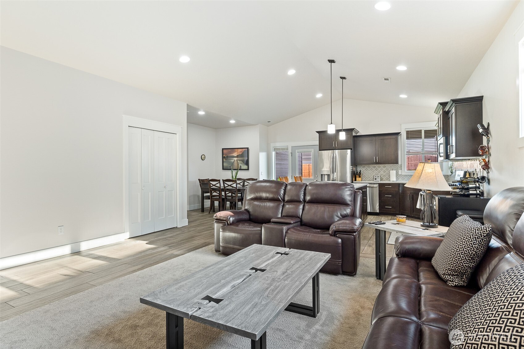 5997 W 41st Ave , Kennewick, WA 99338