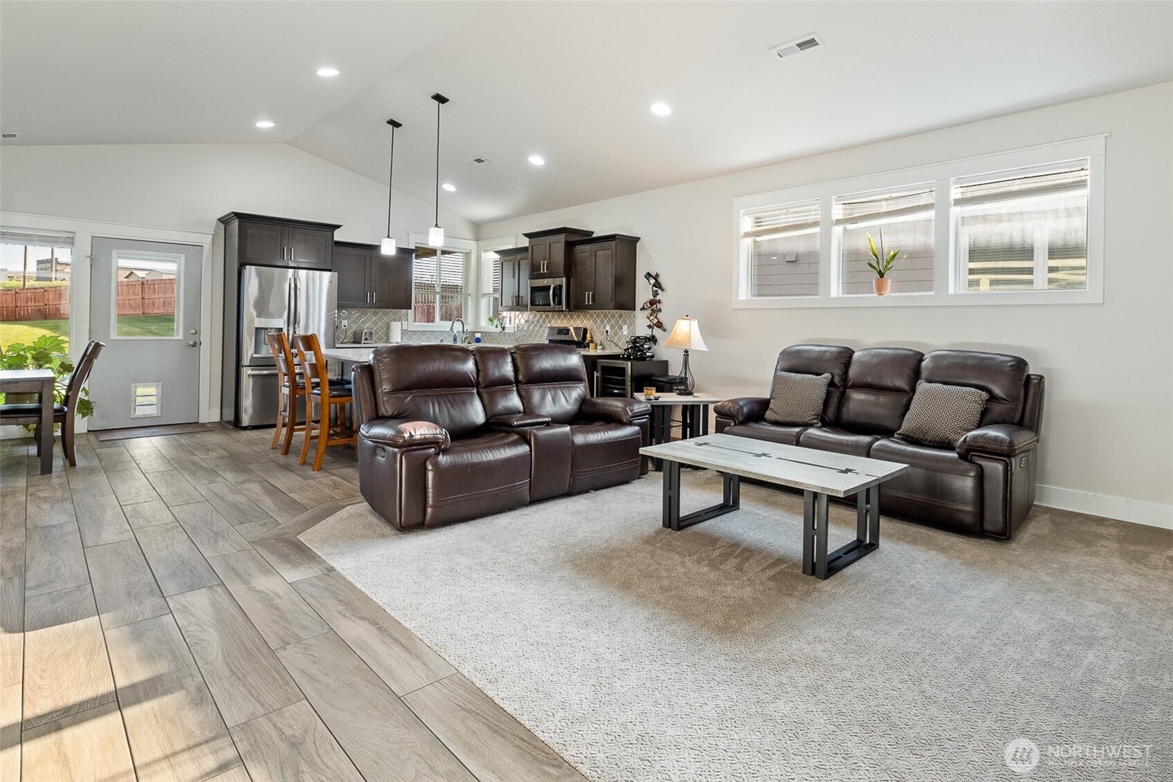 5997 W 41st Ave , Kennewick, WA 99338