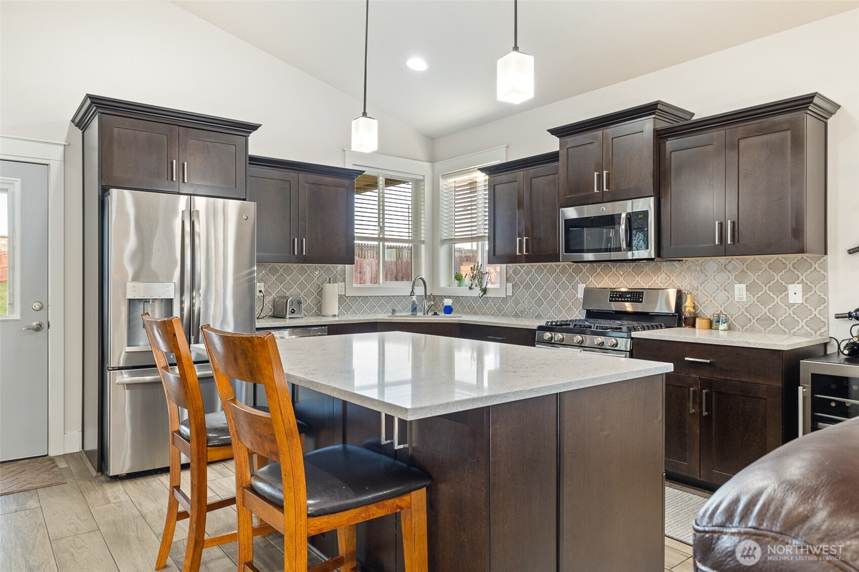5997 W 41st Ave , Kennewick, WA 99338