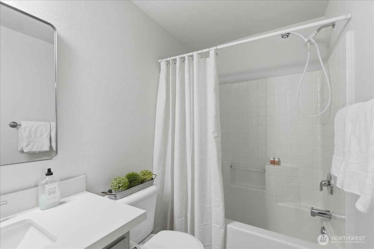 6537 Compton Boulevard SE, Lacey, WA 98513
