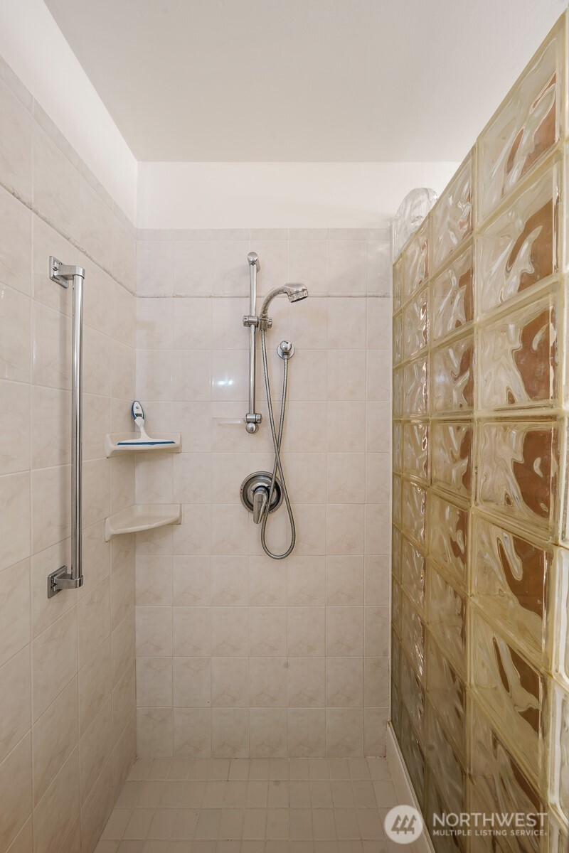 8408 191st Street SW, Edmonds, WA 98026