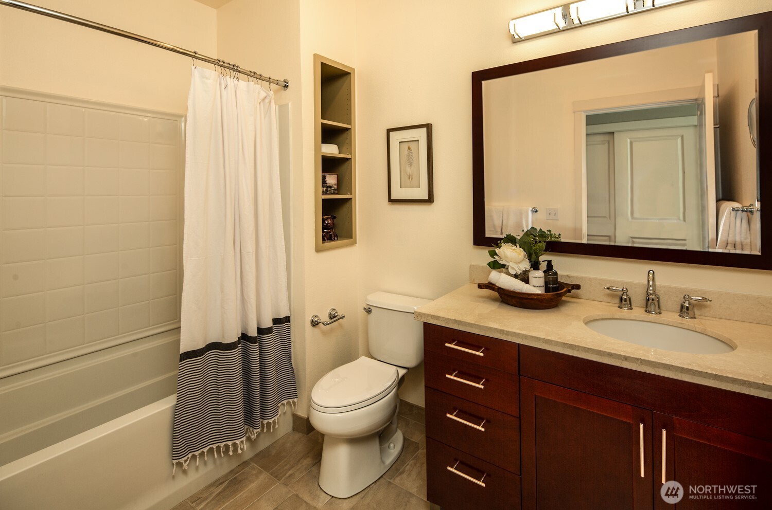 170 Harbor Sq Loop NE #A-411, Bainbridge Island, WA 98110