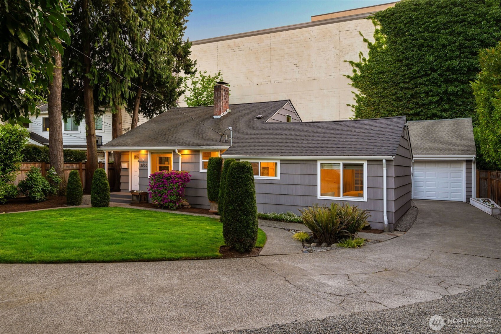 3700 NE 74th Place , Seattle, WA 98115