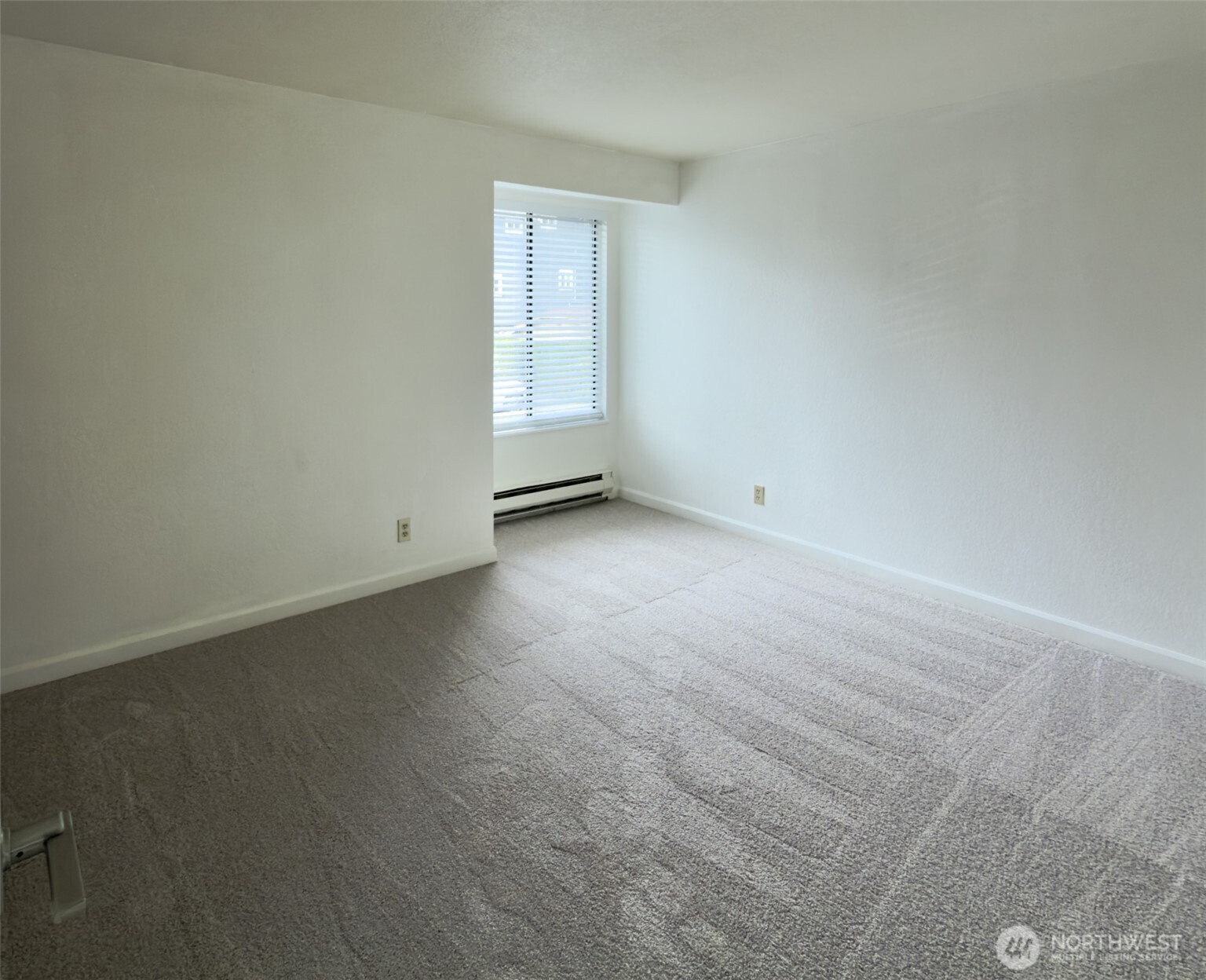 8013 NE 177th Court #403, Kenmore, WA 98028