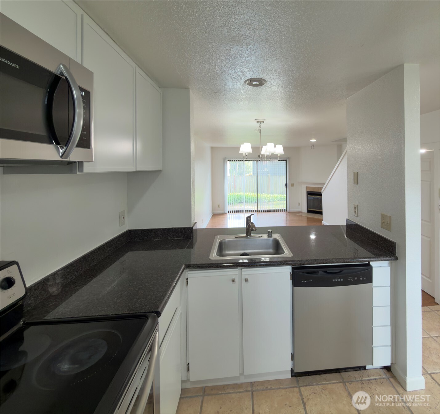 8013 NE 177th Court #403, Kenmore, WA 98028