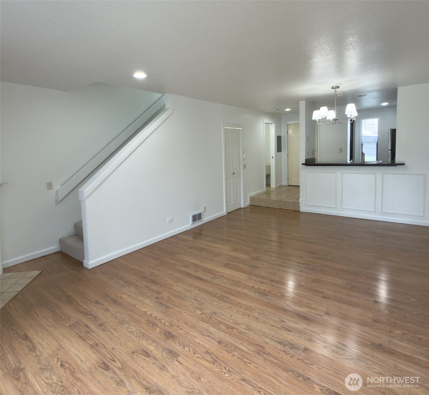8013 NE 177th Court #403, Kenmore, WA 98028