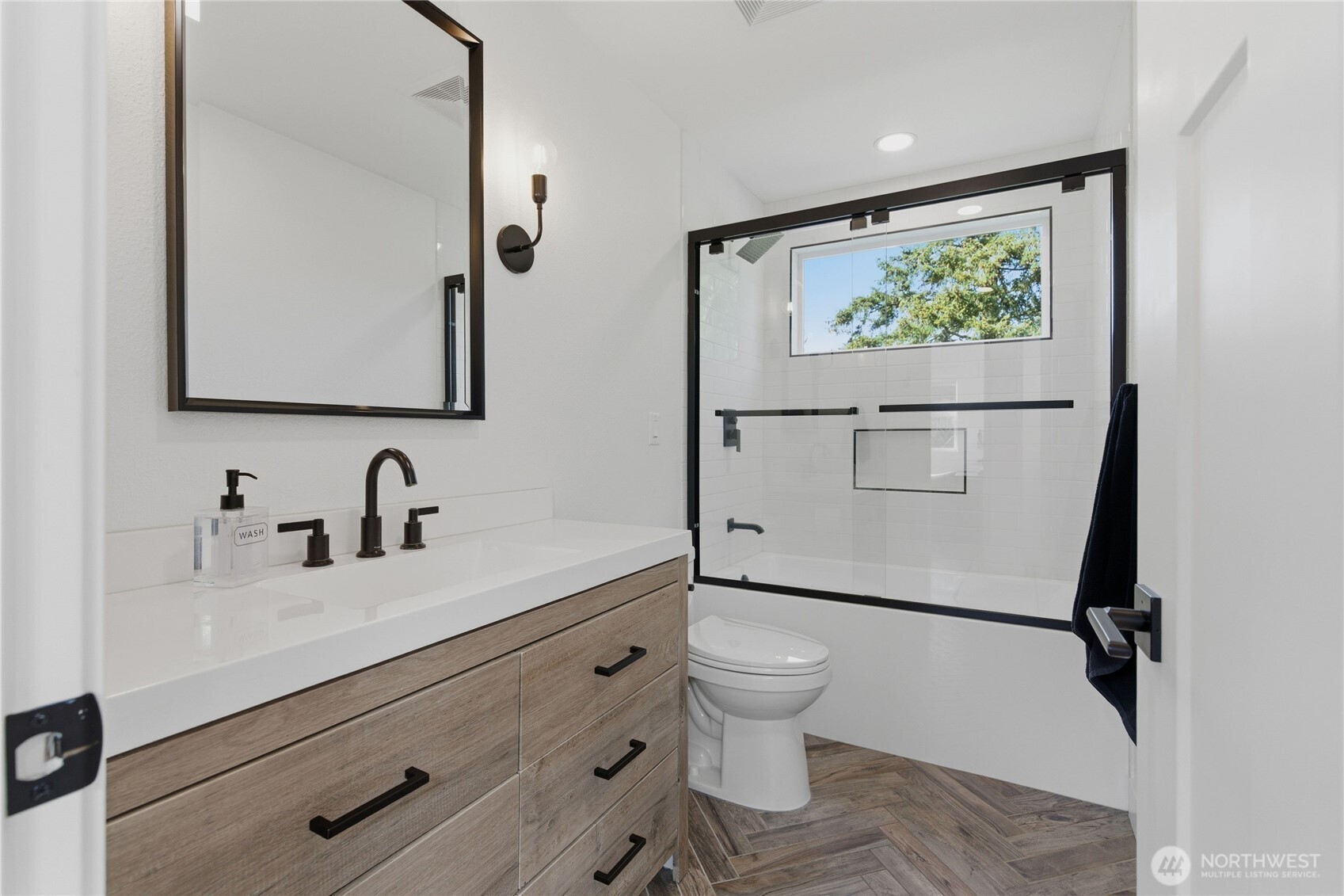 5028 Mill Pond Loop SE, Auburn, WA 98092
