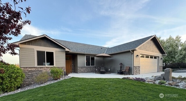 4062 Knowles Road , Wenatchee, WA 98801-9696