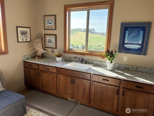 4062 Knowles Road , Wenatchee, WA 98801-9696