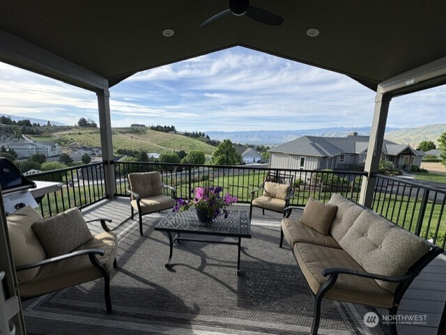 4062 Knowles Road , Wenatchee, WA 98801-9696