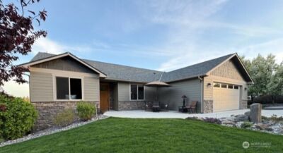 4062 Knowles Road , Wenatchee, WA 98801-9696 - Photo 2