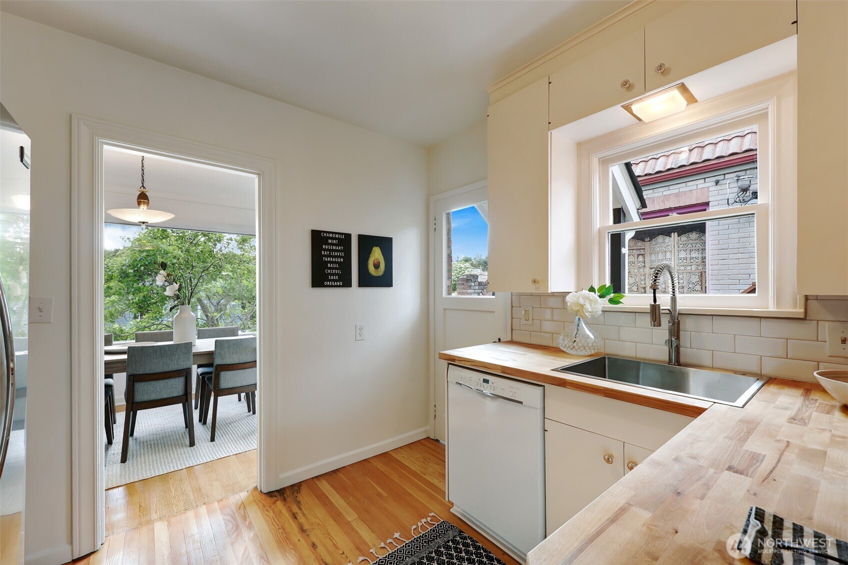 7738 Jones Avenue NW, Seattle, WA 98117