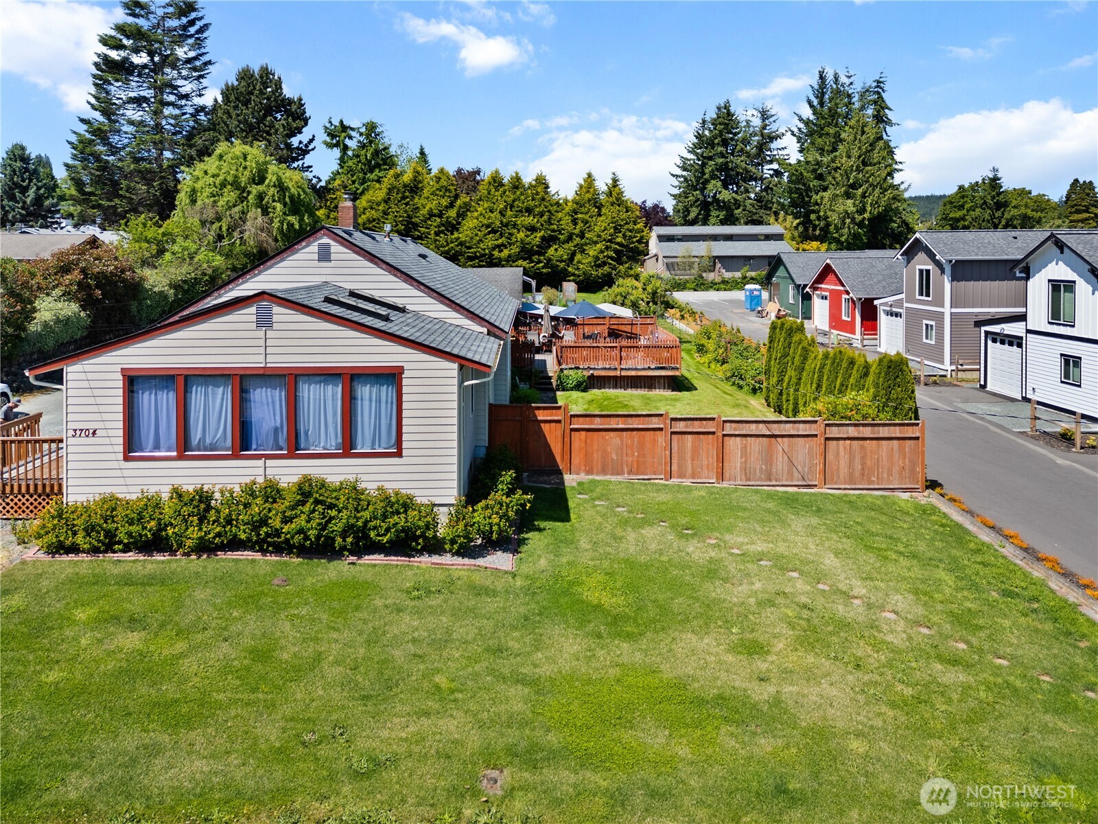 3704 Commercial Avenue , Anacortes, WA 98221-4231