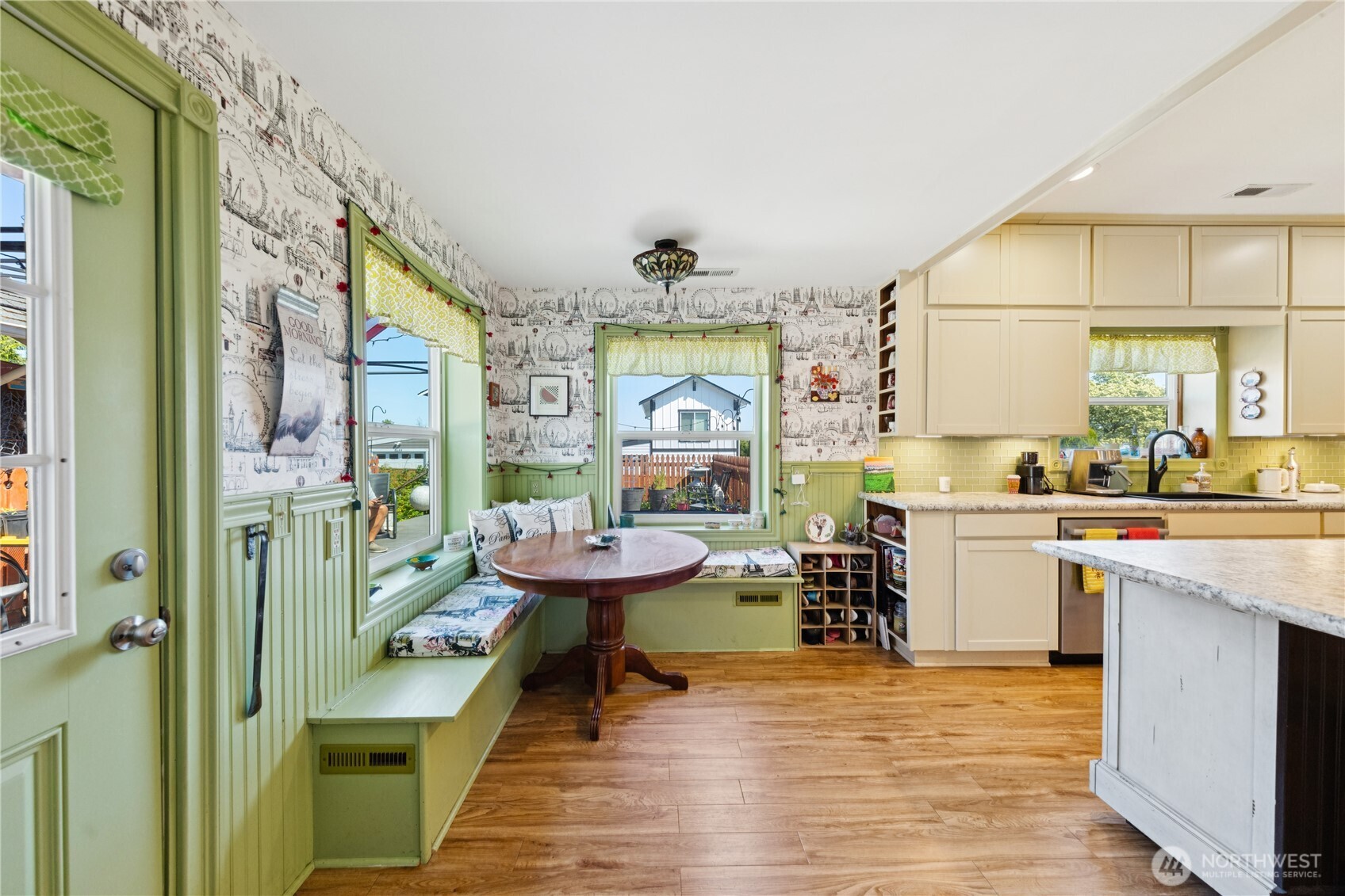 3704 Commercial Avenue , Anacortes, WA 98221-4231