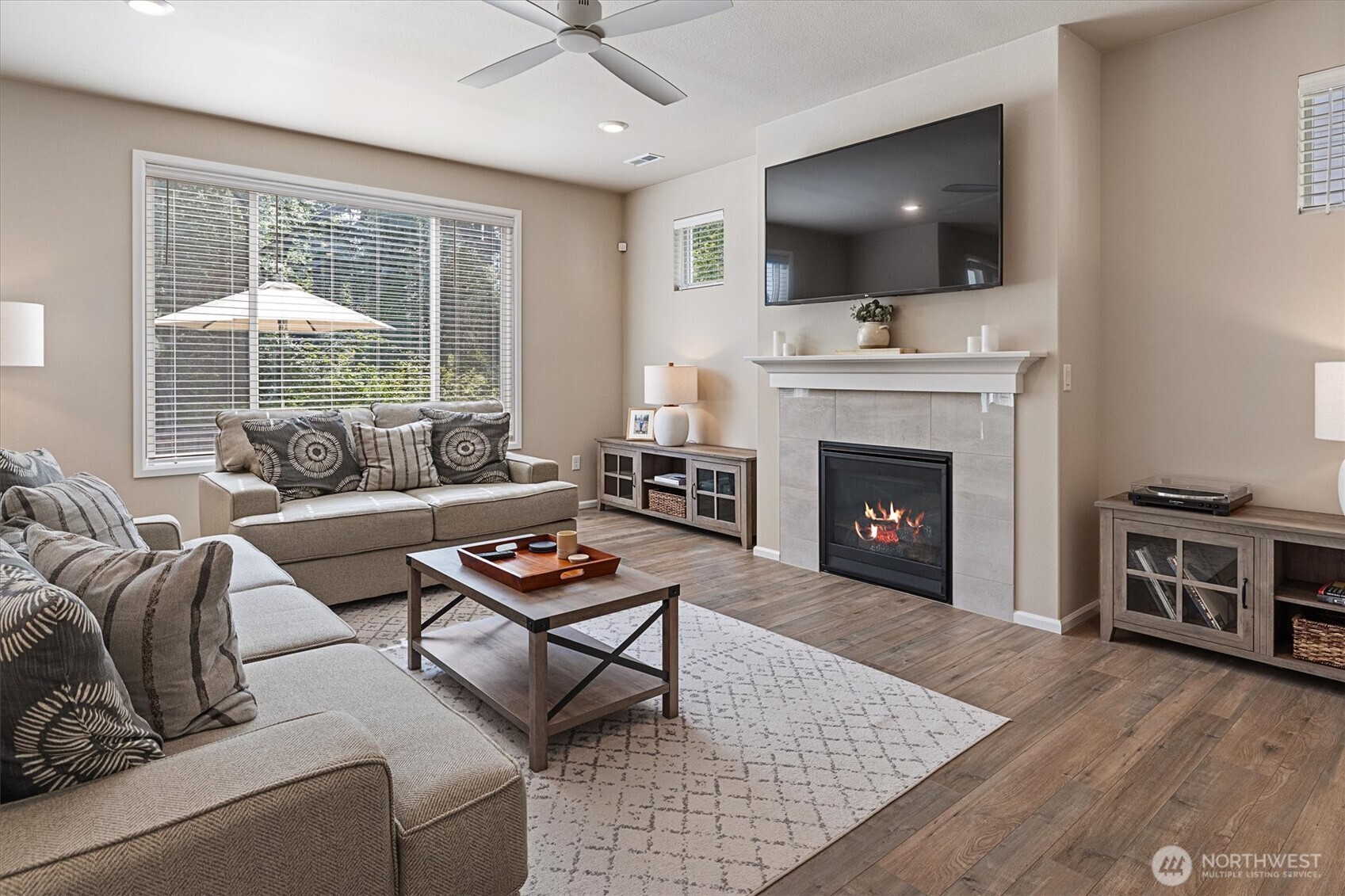 17525 Crossing Drive E, Puyallup, WA 98374