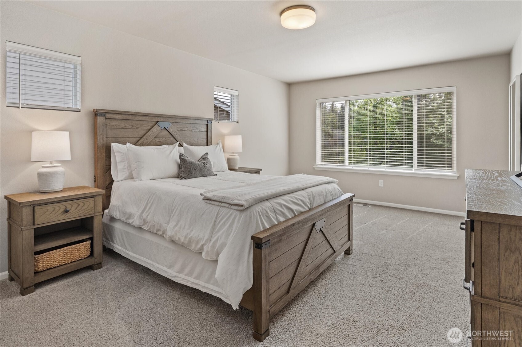 17525 Crossing Drive E, Puyallup, WA 98374