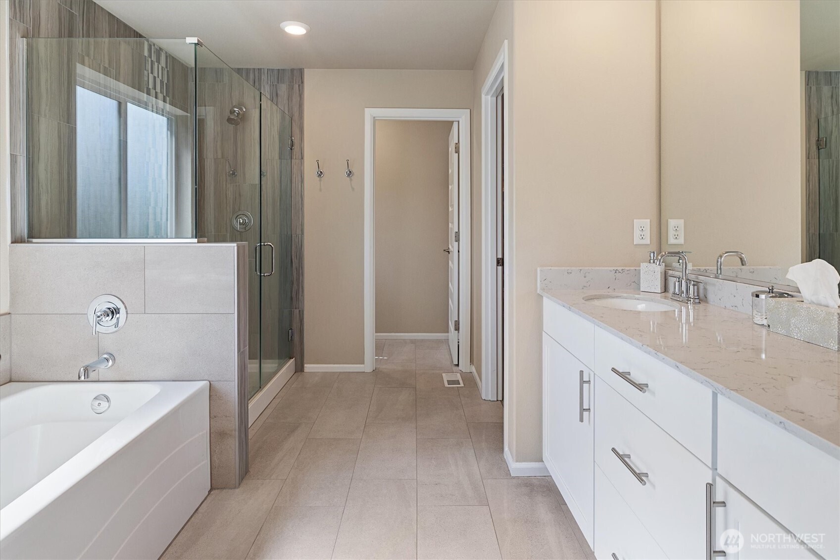 17525 Crossing Drive E, Puyallup, WA 98374