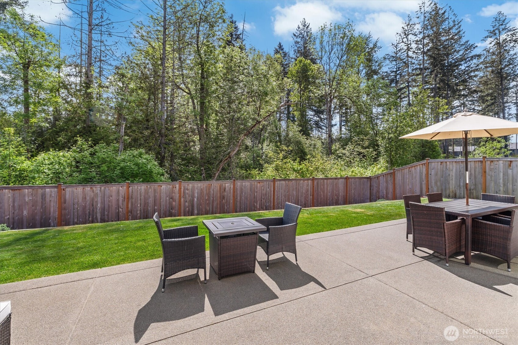 17525 Crossing Drive E, Puyallup, WA 98374