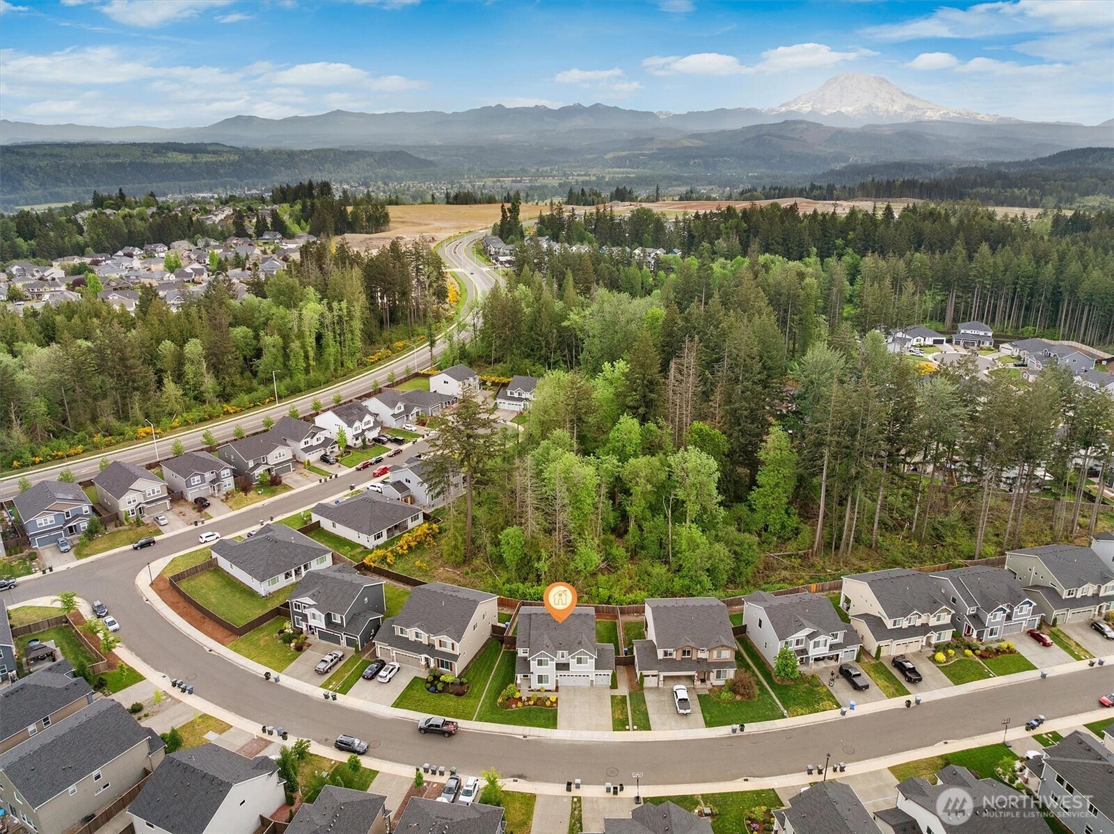17525 Crossing Drive E, Puyallup, WA 98374
