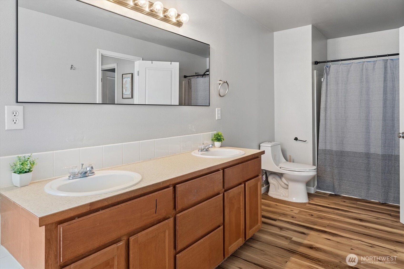 1210 Blue Jay Avenue SW, Orting, WA 98360