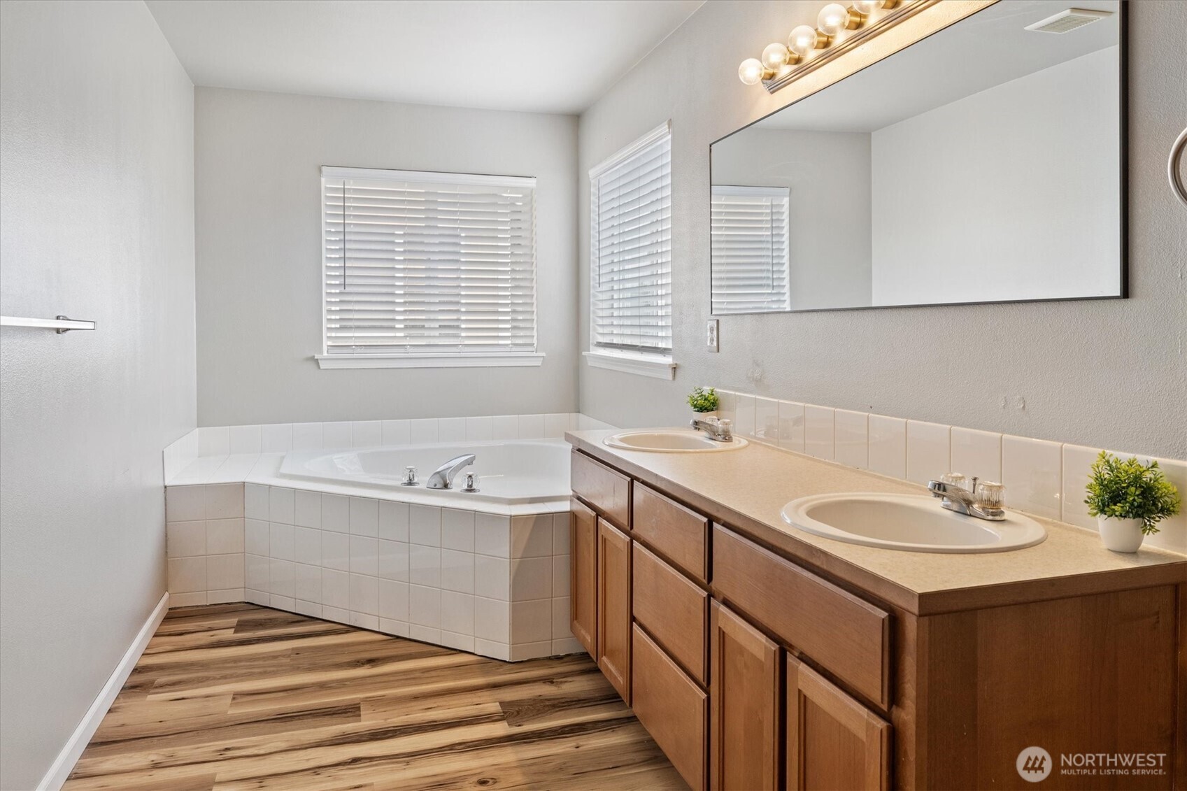 1210 Blue Jay Avenue SW, Orting, WA 98360