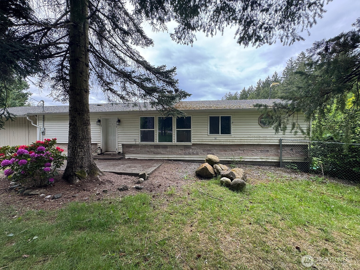 16491 E State Route 3 , Allyn, WA 98524