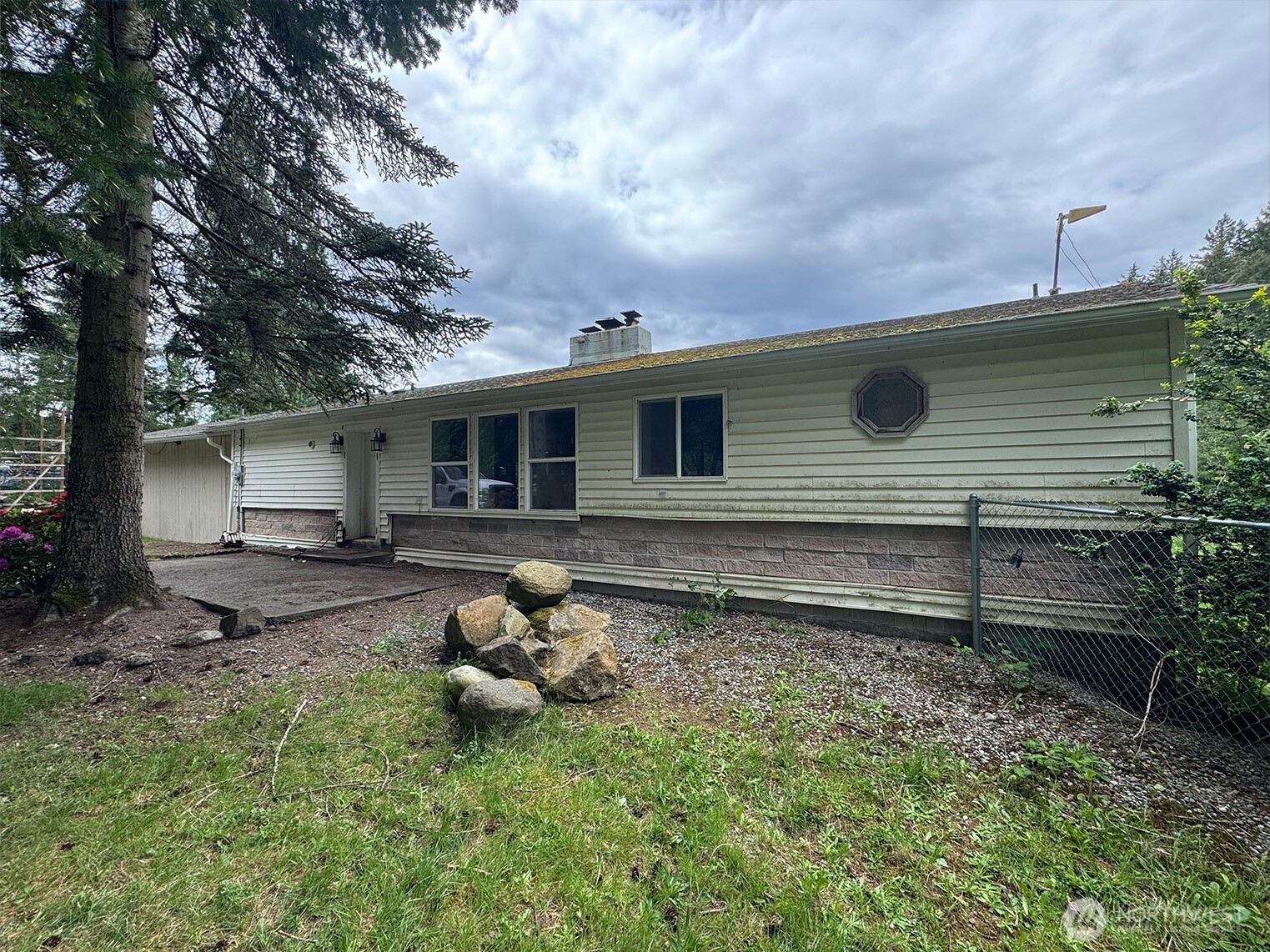 16491 E State Route 3 , Allyn, WA 98524