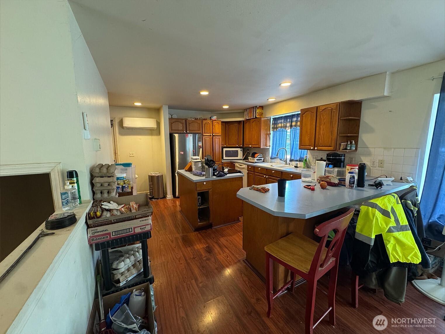 16491 E State Route 3 , Allyn, WA 98524