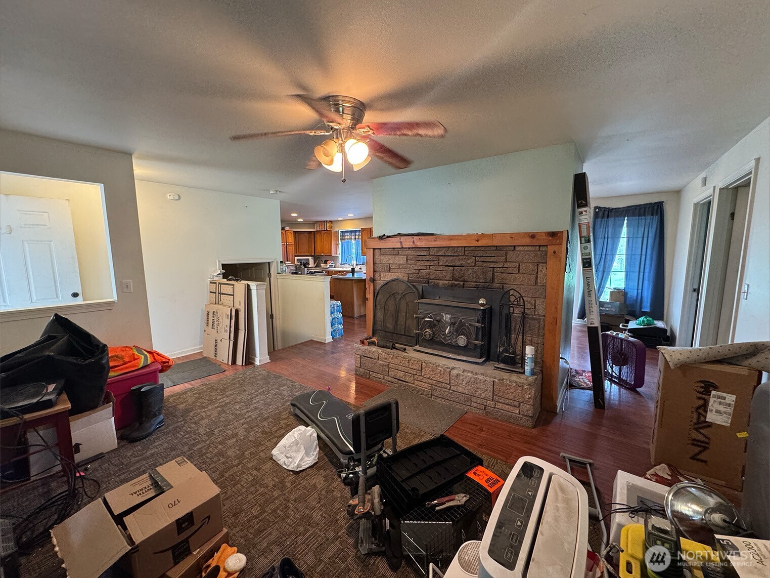 16491 E State Route 3 , Allyn, WA 98524