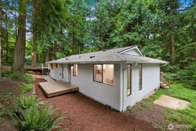 10 B Little Strawberry Lane , Bellingham, WA 98229