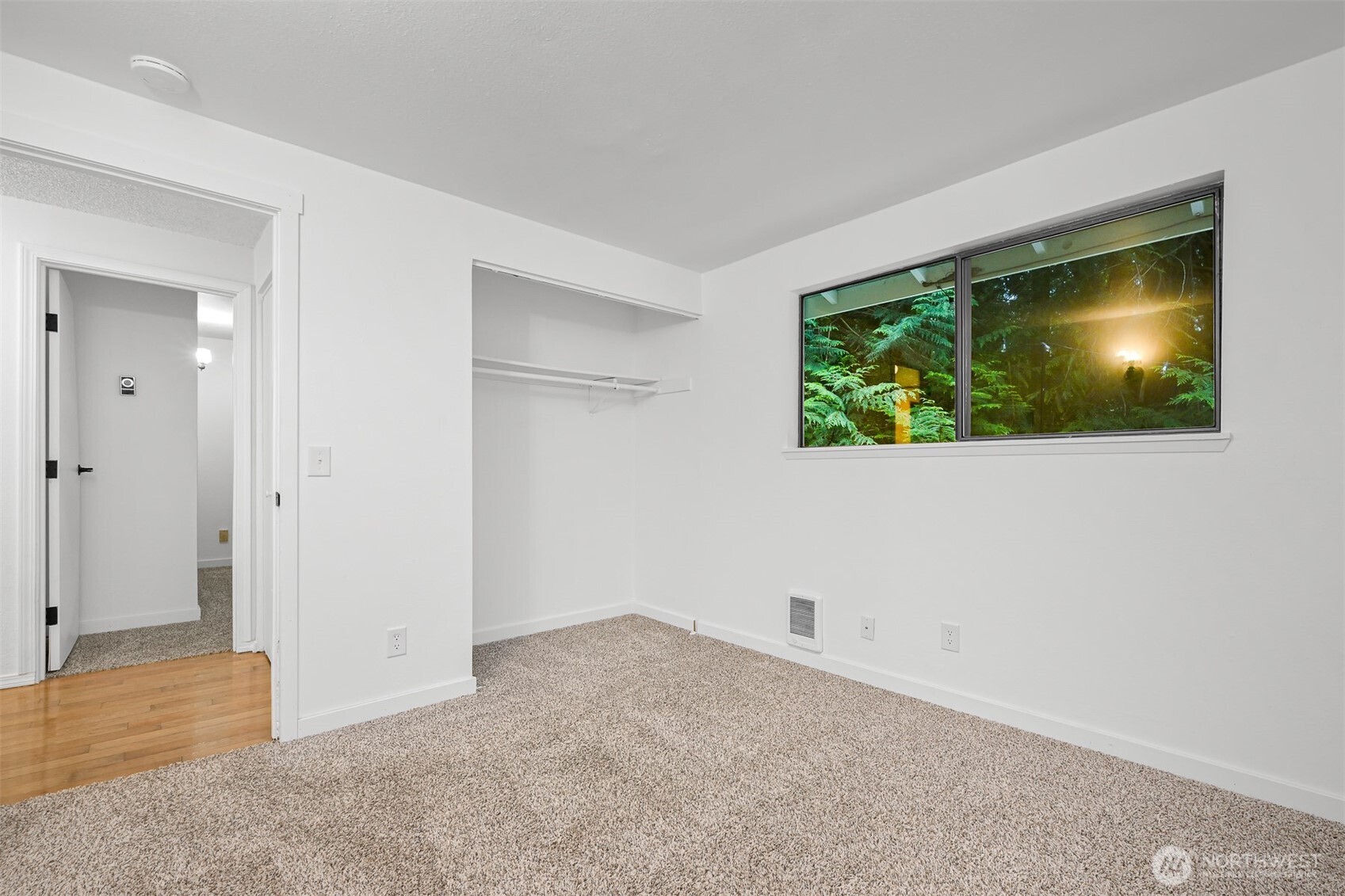 10 B Little Strawberry Lane , Bellingham, WA 98229