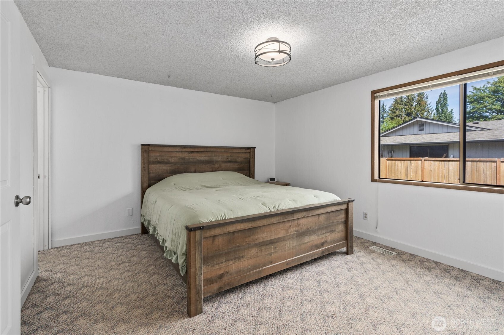 917 Dyer Road , Sultan, WA 98294