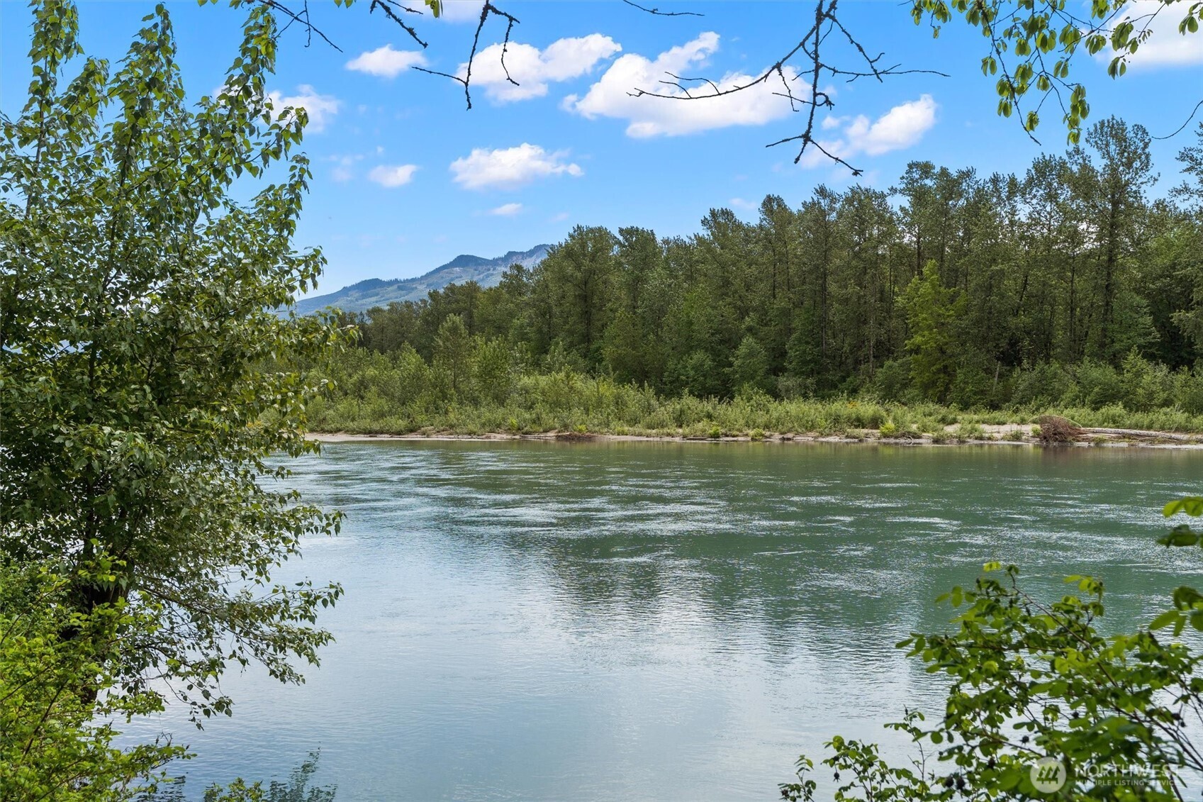 917 Dyer Road , Sultan, WA 98294