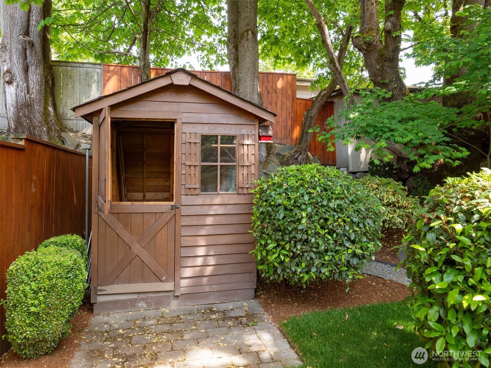 526 N 84th Street , Seattle, WA 98103