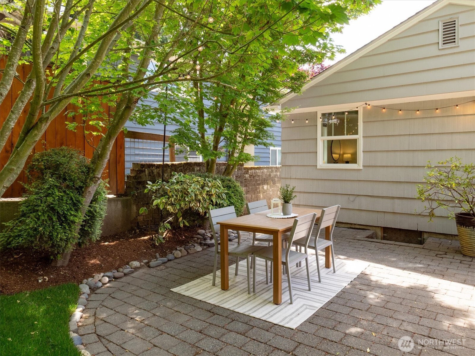 526 N 84th Street , Seattle, WA 98103